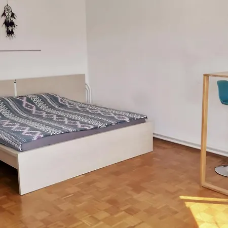 Roomserv Ljubljana Room photo